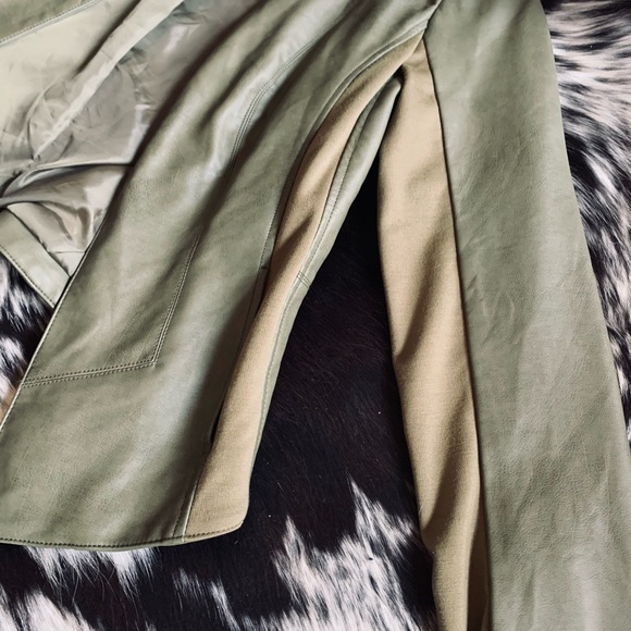 Womens Faux Leather Blazer - Picture 4 of 8